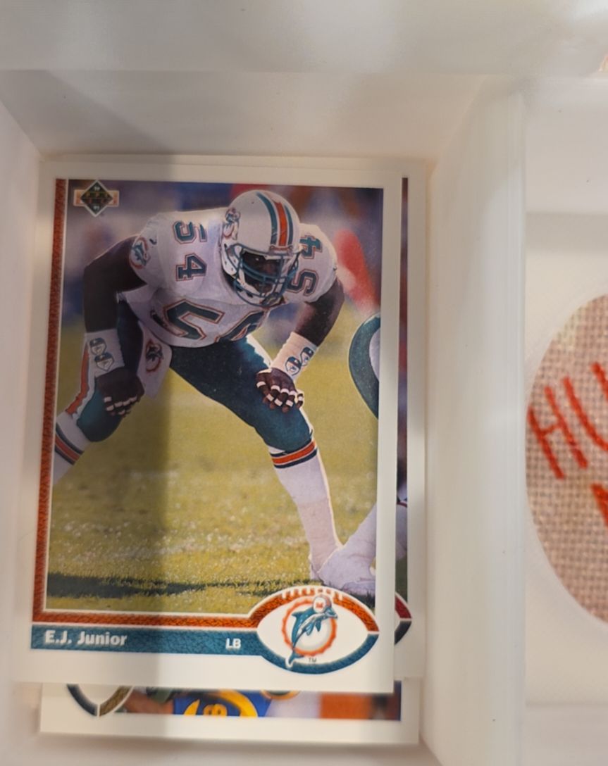1991 Upper Deck #411 E.J. Junior — front