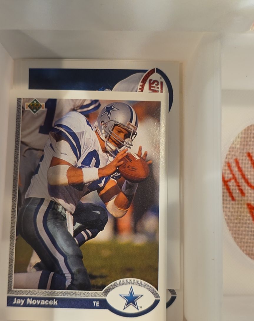 1991 Upper Deck #39 Jay Novacek — front