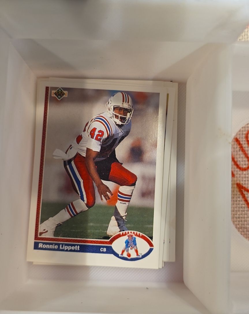 1991 Upper Deck #410 Ronnie Lippett — front