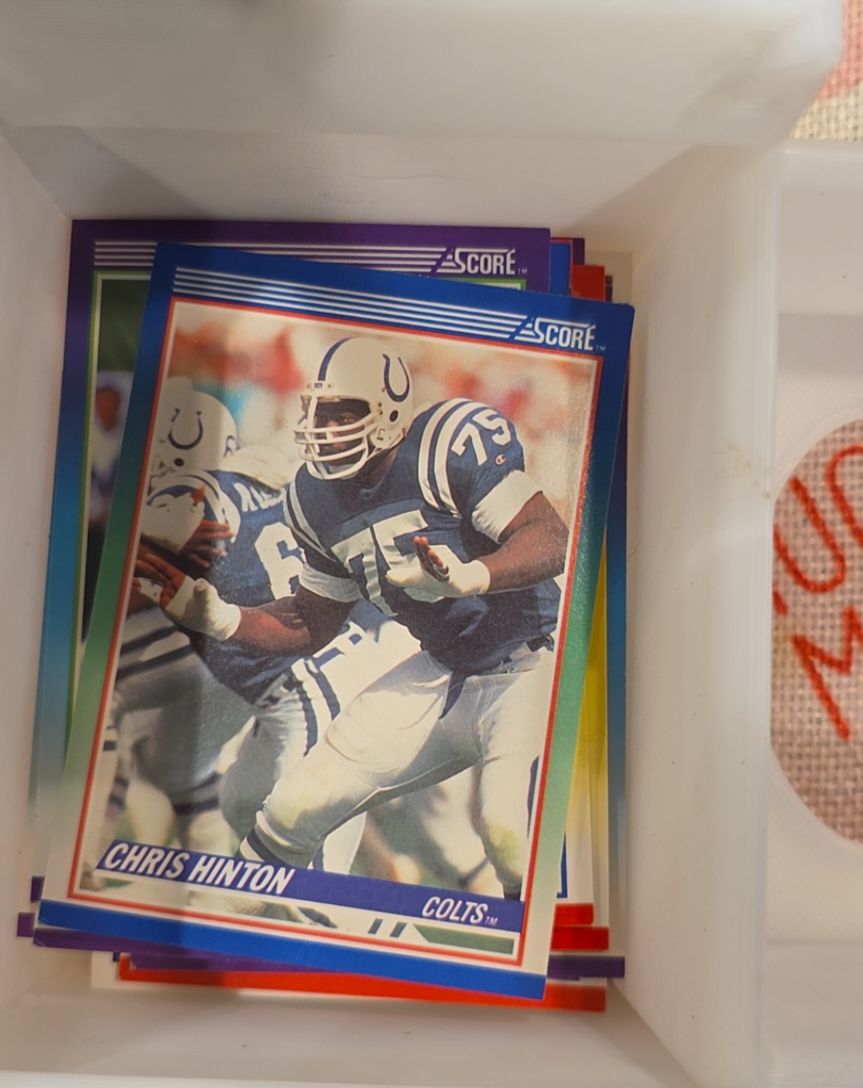 1990 Score #75 Chris Hinton — front