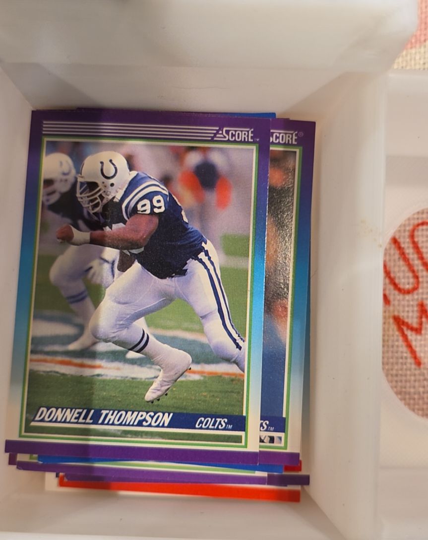 1990 Score #195 Donnell Thompson — front