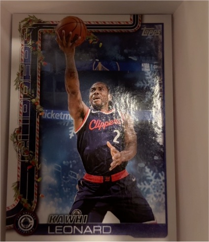 2025-26 Topps Holiday #H112 Kawhi Leonard — front