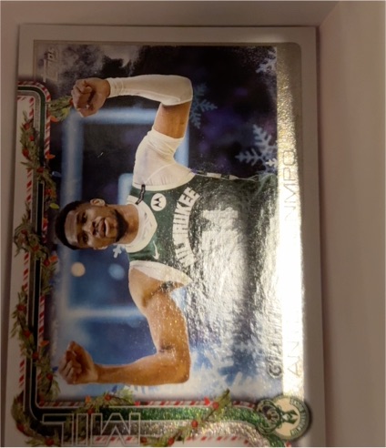 2025-26 Topps Holiday #H43 Giannis Antetokounmpo — front