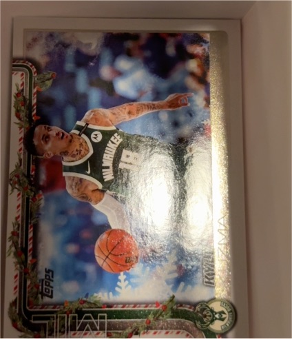 2025-26 Topps Holiday #H45 Kyle Kuzma — front