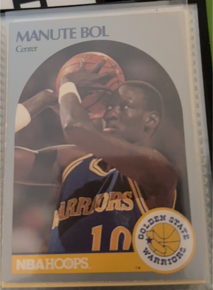 1990 Hoops #112 Manute Bol — front