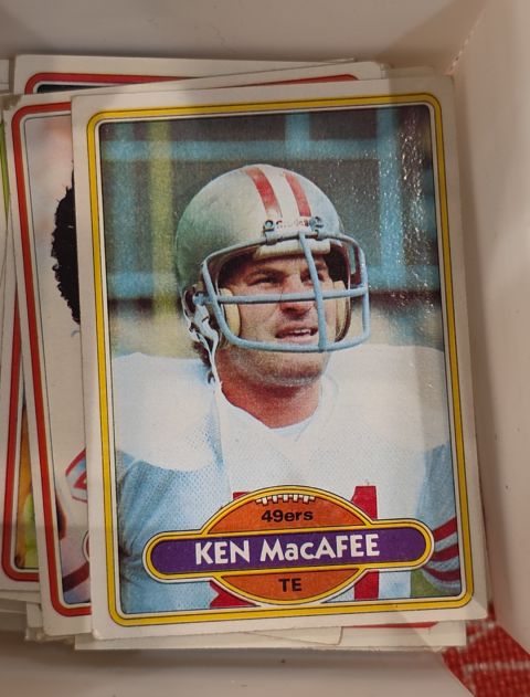 1980 Topps #71 Ken MacAfee — front