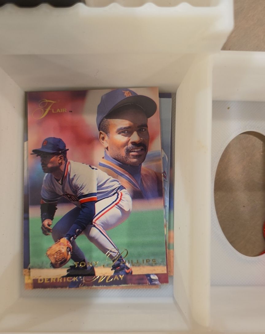 1993 Flair #201 Tony Phillips — front