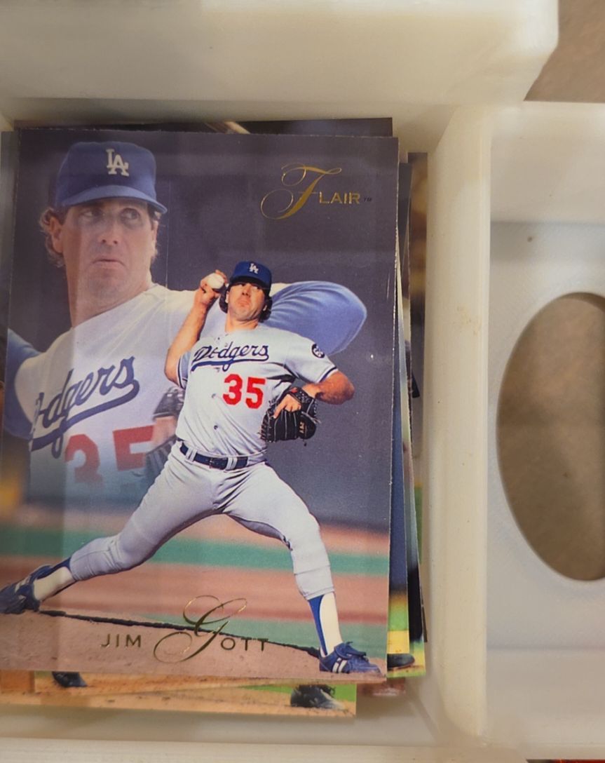 1993 Flair #69 Jim Gott — front