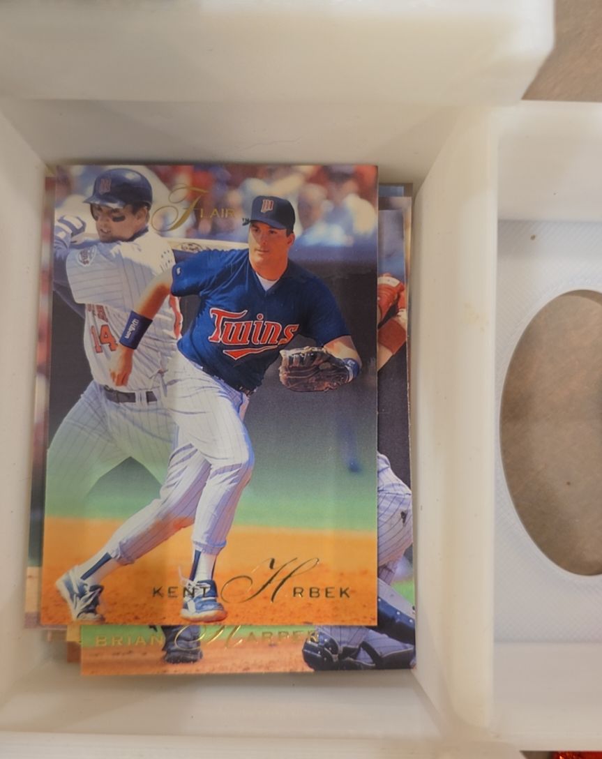 1993 Fleer #151 Kent Hrbek — front