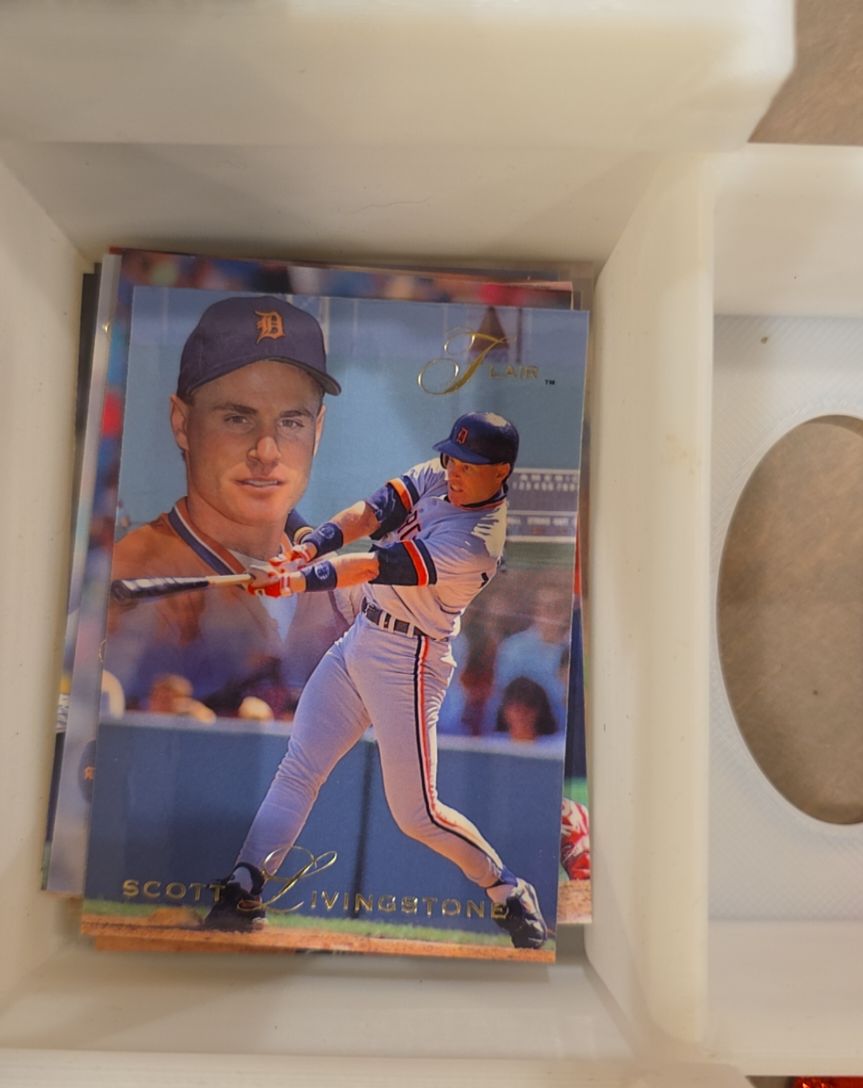 1994 Fleer Flair Scott Livingstone — front