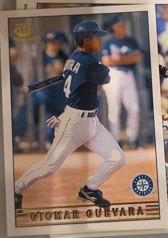 1999 Pacific Crown Collection #262 Giomar Guevara — front