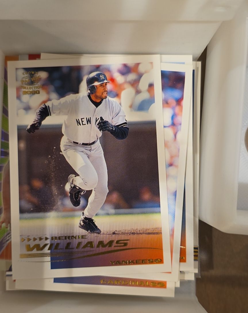 2000 Pacific Crown Collection #268 Bernie Williams — front