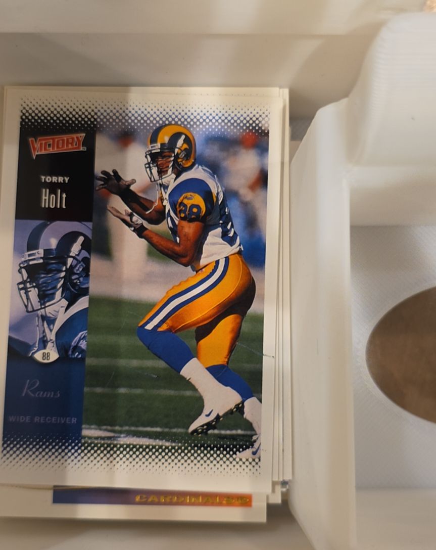 2000 Upper Deck Victory #88 Torry Holt — front