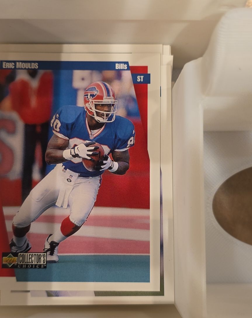 1997 Upper Deck Collector's Choice #108 Eric Moulds — front