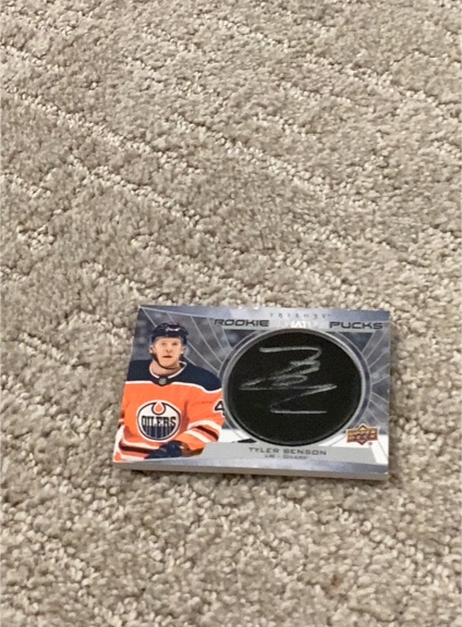 2020-21 Upper Deck Trilogy Rookie Signature Pucks #RSP-TB Tyler Benson — front