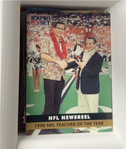 1991 Pro Set #347 NFL Newsreel 1990 NFL Teacher of the Year — front