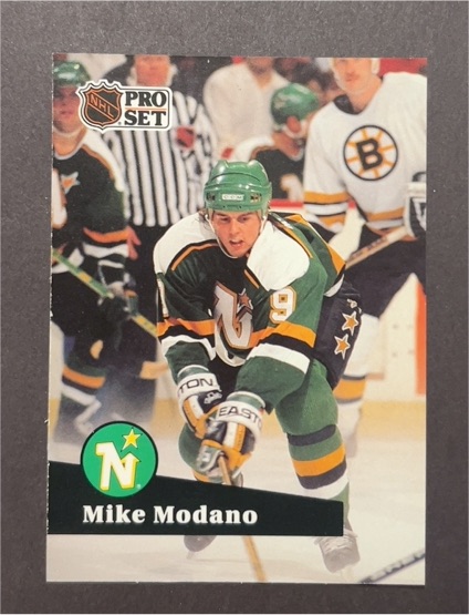 1991-92 Pro Set #105 Mike Modano Minnesota North Stars — front