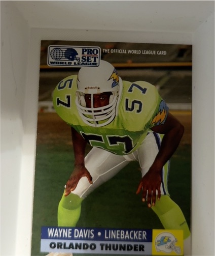 1991 Pro Set WLAF #23 Wayne Davis Orlando Thunder — front