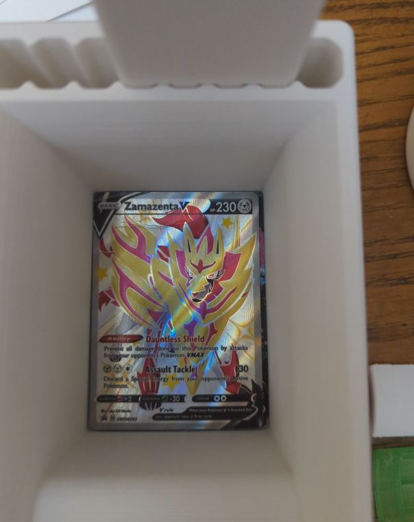 2020 Pokémon TCG Sword & Shield #196 Zamazenta V — front