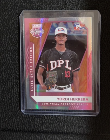 2021 Panini Elite Extra Edition #190 Yordi Herrera — front