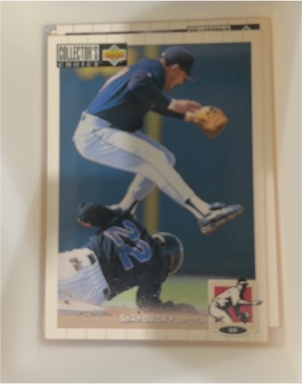 1994 Upper Deck Collector's Choice #591 Spike Owen — front