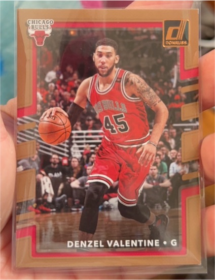 2017-18 Donruss #24 Denzel Valentine Chicago Bulls — front