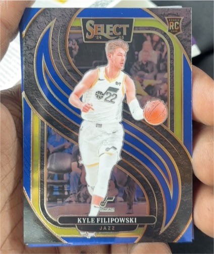 2024-25 Panini Select #170 Kyle Filipowski Premier Level Blue Prizm Rookie Card — front
