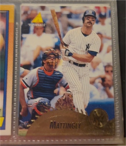 1995 Pinnacle #21 Don Mattingly — front