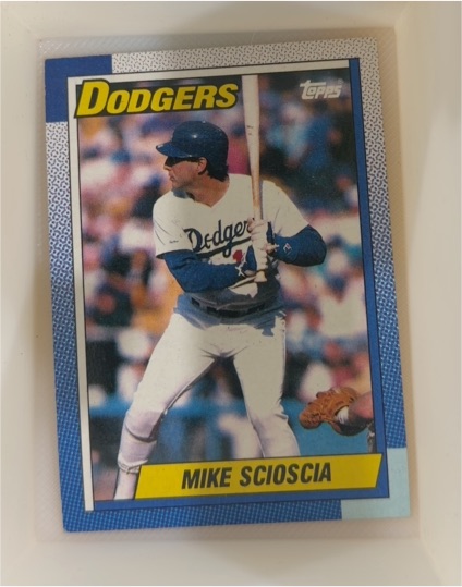 1990 Topps #605 Mike Scioscia — front