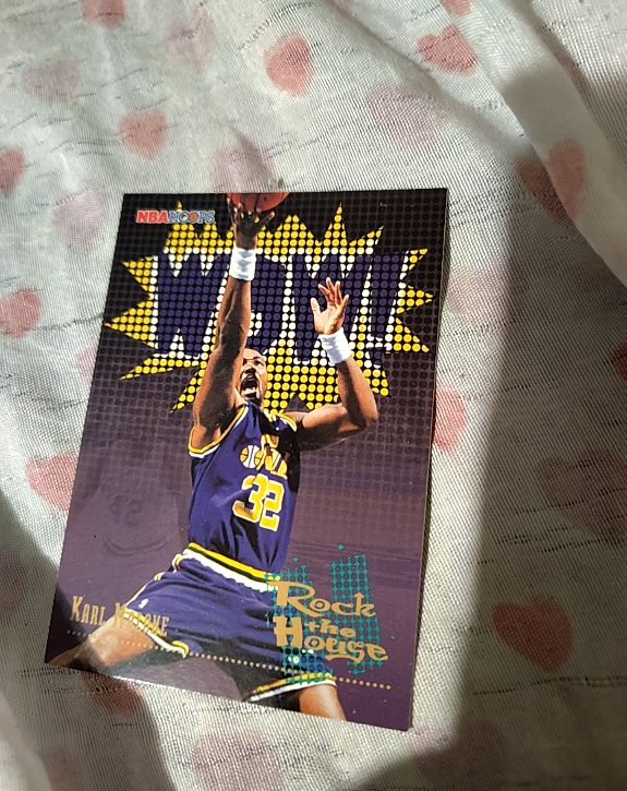 1995-96 NBA Hoops #387 Karl Malone — front