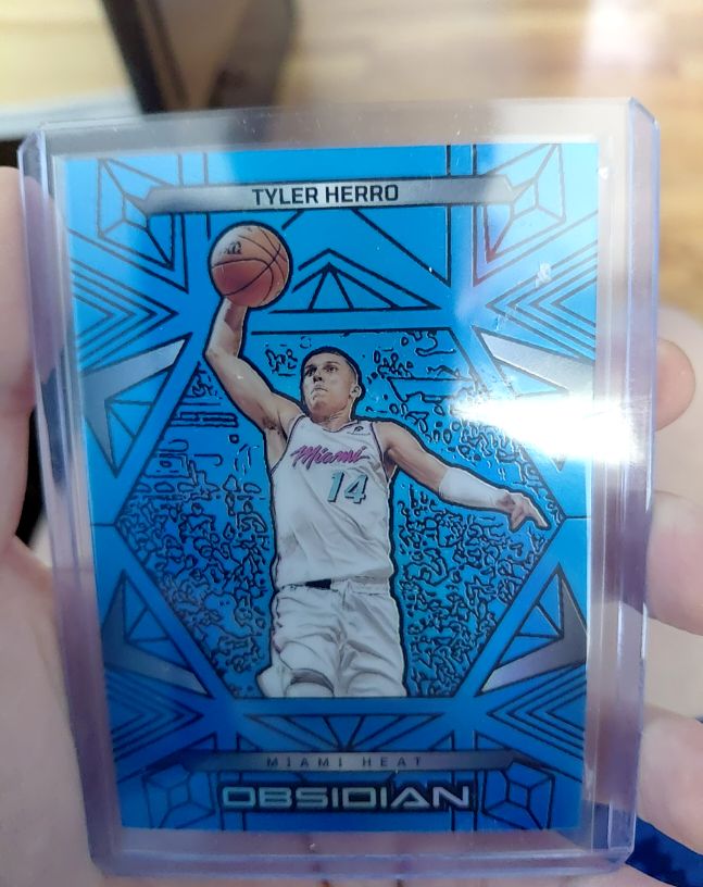 2024-25 Panini Obsidian #14 Tyler Herro — front