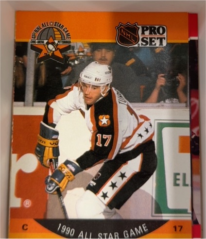 1990 Pro Set #17 Pierre Turgeon — front