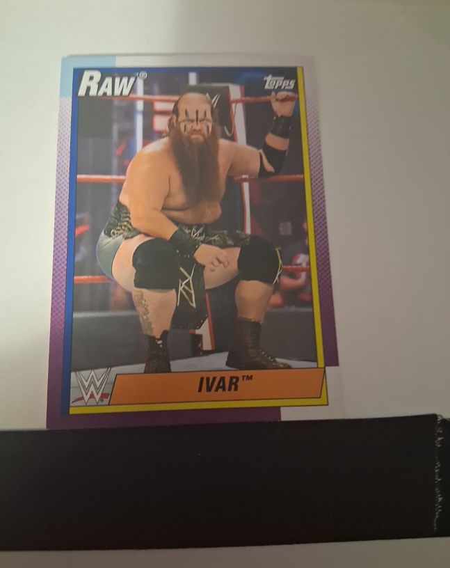 2021 Topps Heritage WWE RAW #18 Ivar — front