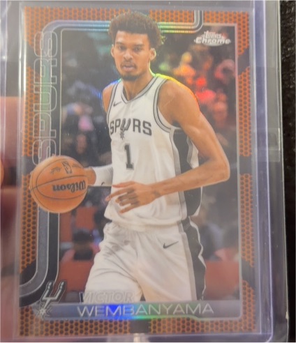 2025-26 Topps Chrome #221 Victor Wembanyama — front