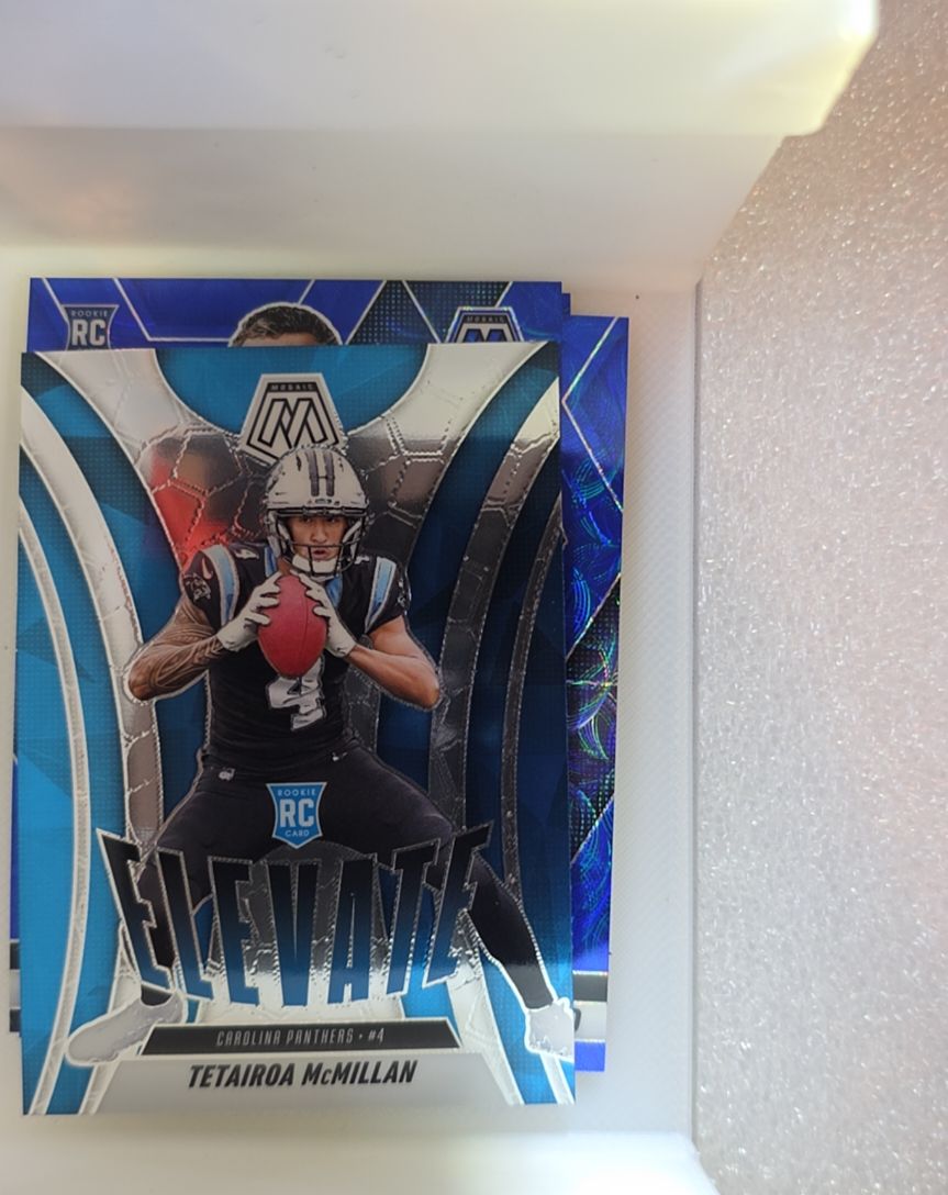 2025 Panini Mosaic #6 Tetairoa McMillan Elevate — front