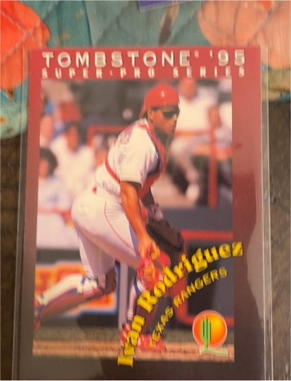 1995 Tombstone Pizza Super-Pro Series #15 Ivan Rodriguez — front