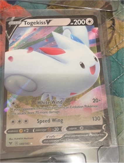 2020 Pokémon SWSH04: Vivid Voltage #140 Togekiss V — front