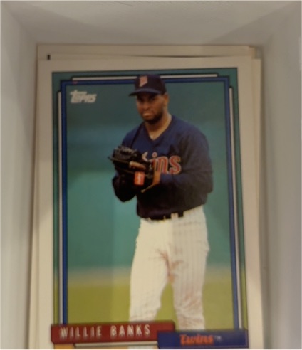 1992 Topps #747 Willie Banks — front