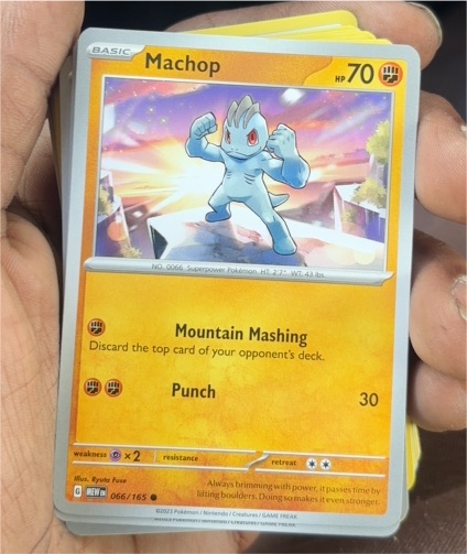 2021 Pokemon 151 #066 Machop — front
