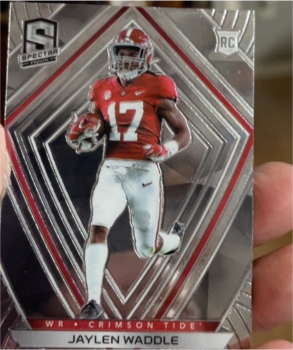 2021 Panini Chronicles Draft Picks Spectra #285 Jaylen Waddle — front