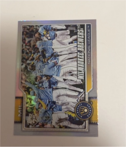 2026 Topps Series 1 #107 Milwaukee Brewers Team Card — front