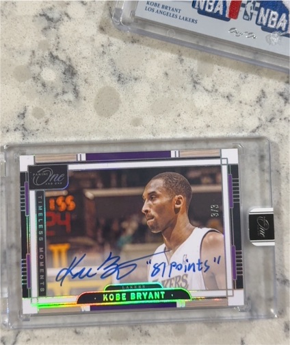 2010-11 Panini Season Update #24 Kobe Bryant — front