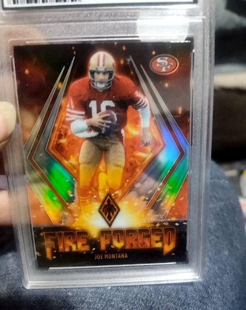 2021 Panini Phoenix #FF-8 Joe Montana Fire Forged — front
