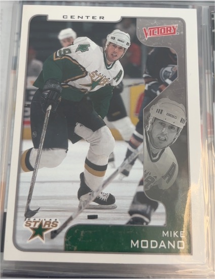 2001-02 Upper Deck Victory #109 Mike Modano — front