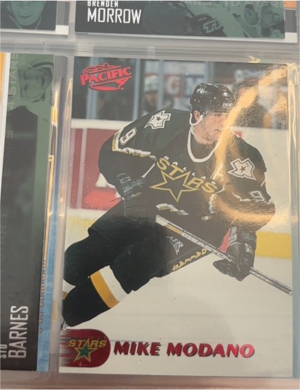 1998-99 Pacific #181 Mike Modano — front