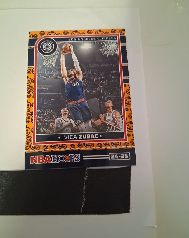 2024-25 Panini Haunted Hoops #127 Ivica Zubac Orange Pumpkin — front