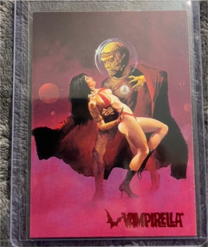 1995 Topps Visions of Vampirella #29 Vampirella — front