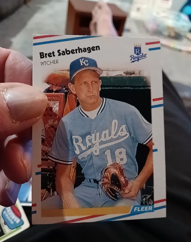 1988 Fleer #268 Bret Saberhagen Kansas City Royals — front