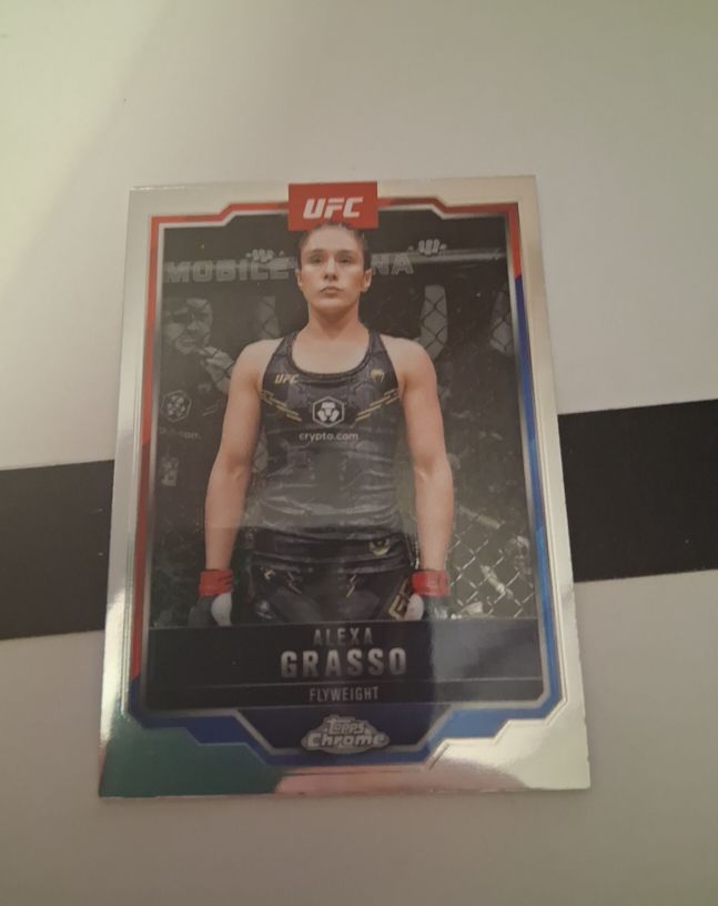 2025 Topps Chrome UFC #14 Alexa Grasso — front