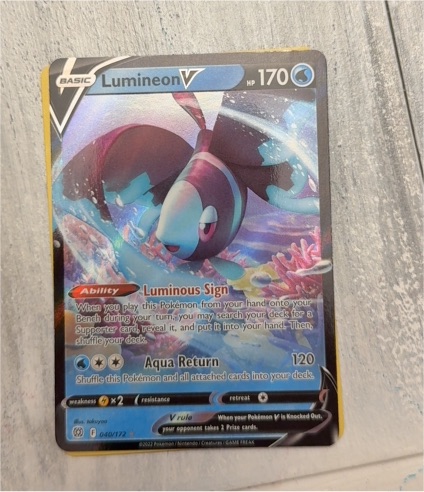 2022 Pokémon Brilliant Stars #040 Lumineon V — front
